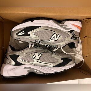 NEW BALANCE 725V1 Mens Shoes size 10.5